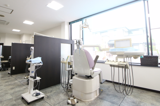 鈴鹿市の長井歯科の診察室1
